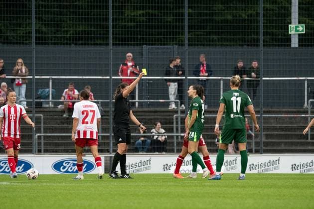 Joelle Wedemeyer (24 VfL Wolfsburg) get a yellow card during the Google Pixel Frauen-Bundesliga between 1. FC Köln v. VfL Wolfsburg and VfL Wolfsburg at Franz-Kremer-Stadion in Cologne, Germany. Copyright: xQianruxZhang SPPx Sportspressphoto_SPR30023