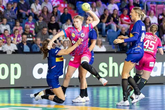 Länderspiel DHB - Deutschland gegen Niederlande, 21.09.2025 Länderspiel DHB - Deutschland gegen Niederlande am 21.09.2025 in Krefeld. - Copyright: xBEAUTIFULxSPORTS KennyxBeelex