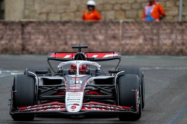 FORMULE 1 : Course Grand Prix Azerbaidjan 2025 - 21 09 2025 31 Esteban Ocon (FRA) Moneygram Haas F1 (USA) Haas VF-25 Ferrari, during the 2025 Formula 1 Azerbaijan Grand Prix, round 8 of the 2025 Formula 1 World Championship, WM, Weltmeisterschaft which takes place from May 2 to 4, 2025 at the Baku City Circuit, Azerbaijan (AZ).  Copyright: xIANxBUNDEYx xMPSxAGENCYx x