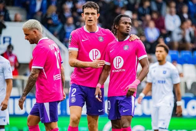 FOOTBALL : AJ Auxerre vs Toulouse FC - Ligue 1 - JournÃ e 5 - 21 09 2025 Rasmus Nicolaisen (Toulouse FC) Yann Gboho (Toulouse FC) AuxerreFrance  Copyright: xBaptistexAutissierx