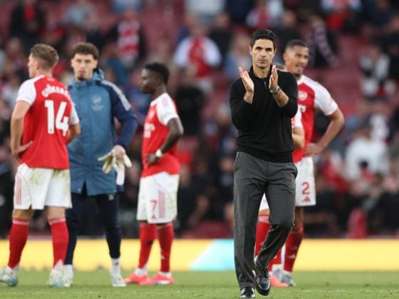 London, England, 21st September 2025. Mikel Arteta manager of Arsenal applauds the fans during the Arsenal vs Manchester City Premier League match at the Emirates Stadium, London. Picture credit should read: David Klein Sportimage EDITORIAL USE ONLY. No use with unauthorised audio, video, data, fixture lists, club league logos or live services. Online in-match use limited to 120 images, no video emulation. No use in betting, games or single club league player publications. SPI_075_DK_Arsenal_Man_City SPI-4152-0077