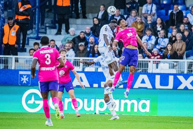 FOOTBALL : AJ Auxerre vs Toulouse FC - Ligue 1 - JournÃ e 5 - 21 09 2025 Emersonn (Toulouse FC) Marvin Senaya (AJ Auxerre) AuxerreFrance  Copyright: xBaptistexAutissierx
