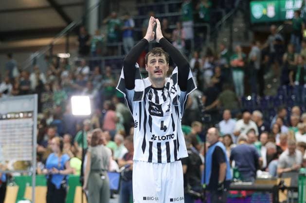 21.09.2025, xtgx, Handball - Daikin HBL, SC DHfK Leipzig - THW Kiel emspor, v.l. Domagoj Duvnjak (Kiel, 4) Jubel ueber den Sieg, Jubel nach Spielende Leipzig