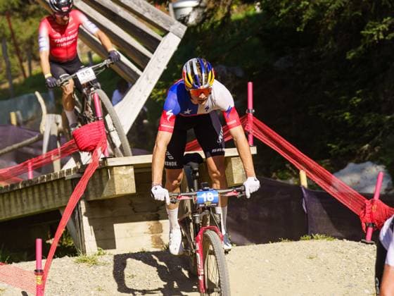 Man Lenzerheide UCI Mountain Bike World Series- XCO Race VIDAURRE KOSSMANN Martin of SPECIALIZED FACTORY RACING competes during the Man Lenzerheide UCI MOUNTAIN BIKE WORLD SERIES - XCO race at Lenzerheide Downhill in Lenzerheide, Switzerland, on September 21, 2025. Lenzerheide Switzerland  Copyright: xFabioxAvernax originalFilename:averna-manlenze250921_np80a.jpg
