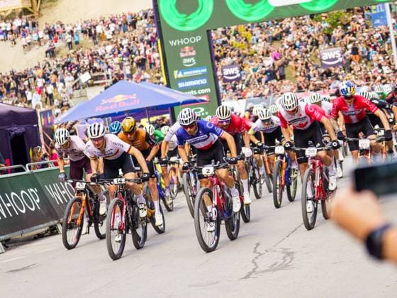 Man Lenzerheide UCI Mountain Bike World Series- XCO Race The race starts during the Man Lenzerheide UCI Mountain Bike World Series - XCO race at Lenzerheide Downhill in Lenzerheide, Switzerland, on September 21, 2025. Lenzerheide Switzerland  Copyright: xFabioxAvernax originalFilename:averna-manlenze250921_npfYX.jpg
