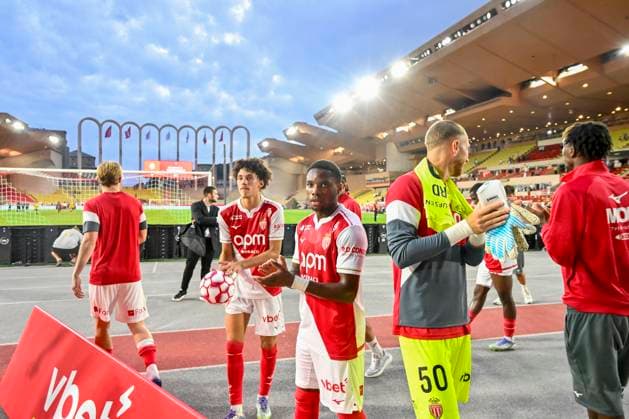 FOOTBALL : MONACO vs METZ - ligue 1 - 21 9 25 Monaco™s midfielder 11 Maghnes Akliouche and Monaco™s midfielder 17 Stanis Idumbo Monaco™s goalkeeper 50 Yann Lienard during the French L1 2025-2026 season football match between AS Monaco and FC Metz at Louis II stadium of Monaco, south France, on September 21, 2025. MONACOMonaco  Copyright: xfredxDIDES psnewzx