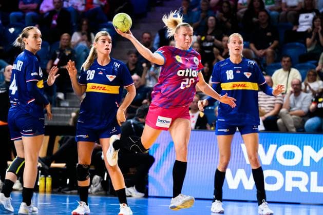 Krefeld: Handball Frauen Laenderspiel - Deutschland - Niederlande Antje Döll Doell (Deutschland) Krefeld Yayla Arena Deutschland