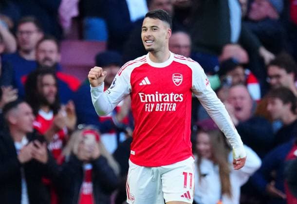 Gabriel Martinelli of Arsenal celebrates scoring a goal after making it 1-1 Arsenal v Manchester City, Premier League, Football, Emirates Stadium, London, UK - 21 Sep 2025London Emirates Stadium United Kingdom EDITORIAL USE ONLY No use with unauthorised audio, video, data, fixture lists, club league logos or live services. Online in-match use limited to 120 images, no video emulation. No use in betting, games or single club league player publications.  Copyright: xJavierxGarcia Shutterstockx 15487130de