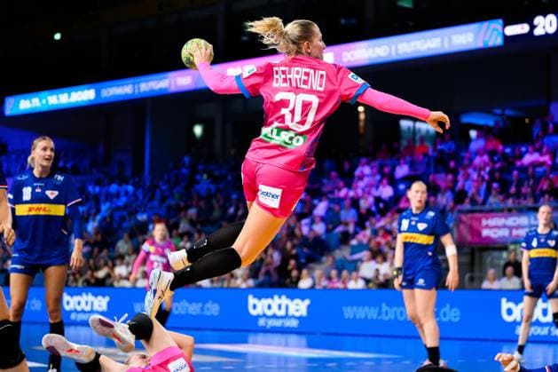 Krefeld: Handball Frauen Laenderspiel - Deutschland - Niederlande Jenny Behrend (Deutschland) Krefeld Yayla Arena Deutschland