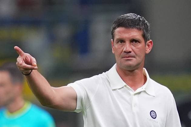 Inter MilanÕs head coach Cristian Chivu during the Serie A soccer match between Inter and Sassuolo at the San Siro Stadium in Milan , north Italy - Sunday , September 21 , 2025. - Soccer .  Copyright: xSpada LaPressex