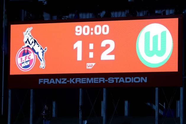 21.09.2025, xsscx, Frauen Fuï¬‚ball, 1. FC Koeln - VfL Wolfsburg, 1. Fuï¬‚ball Bundesliga, 3. Spieltag, Franz-Kremer-Stadion, Saison 2025 2026: Anzeigetafen zum 1:2 Endstand fÂ¸r den VfL Wolfsburg DFB regulations prohibit any use of photographs as image sequences and or quasi-video. Nordrhein-Westfalen Deutschland Nordrhein-Westfalen Germany