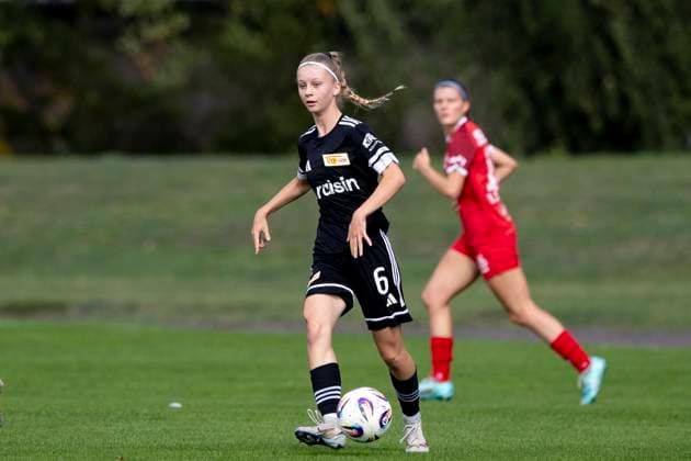 Regionalliga Nordost Frauen: 1. FFV Erfurt vs. 1. FC Union Berlin II; 21.09.2025 Leona Seifert ( 6; 1. FC Union Berlin II) Regionalliga Nordost Frauen: 1. FFV Erfurt vs. 1. FC Union Berlin II; Sportforum Johannesplatz Erfurt; 21.09.2025 Copyright: xBEAUTIFULxSPORTS Duehringx