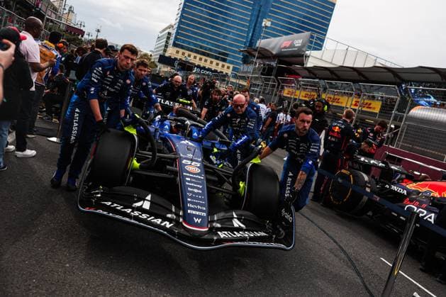 55 Carlos Sainz (ESP, Atlassian Williams Racing), F1 Grand Prix of Azerbaijan at Baku City Circuit on September 21, 2025 in Baku, Azerbaijan. (Photo by HOCH ZWEI) Baku Azerbaijan