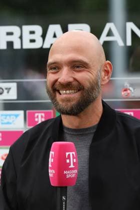 21.09.2025, xsscx, Frauen Fußball, 1. FC Koeln - VfL Wolfsburg, 1. Fußball Bundesliga, 3. Spieltag, Franz-Kremer-Stadion, Saison 2025 2026: Stephan Lerch (Chefftrainer VfL Wolfsburg) DFB regulations prohibit any use of photographs as image sequences and or quasi-video. Nordrhein-Westfalen Deutschland Nordrhein-Westfalen Germany