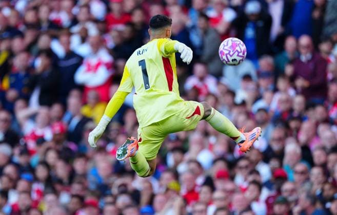 Arsenal Goalkeeper David Raya Arsenal v Manchester City, Premier League, Football, Emirates Stadium, London, UK - 21 Sep 2025London Emirates Stadium United Kingdom EDITORIAL USE ONLY No use with unauthorised audio, video, data, fixture lists, club league logos or live services. Online in-match use limited to 120 images, no video emulation. No use in betting, games or single club league player publications.  Copyright: xJavierxGarcia Shutterstockx 15487130fk