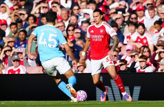 Riccardo Calafiori of Arsenal Arsenal v Manchester City, Premier League, Football, Emirates Stadium, London, UK - 21 Sep 2025London Emirates Stadium United Kingdom EDITORIAL USE ONLY No use with unauthorised audio, video, data, fixture lists, club league logos or live services. Online in-match use limited to 120 images, no video emulation. No use in betting, games or single club league player publications.  Copyright: xJavierxGarcia Shutterstockx 15487130iq