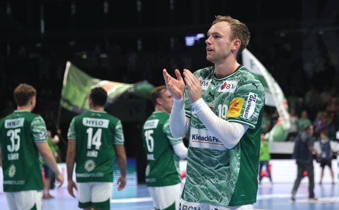 vorn Mathias Gidsel, Füchse Mannschaft jubelt nach Spielende Freude Emotion Jubel Handball HBL Bundesliga Herren 5. Spieltag Saison 2025 2026 21.09.2025 Füchse Berlin vs MT Melsungen