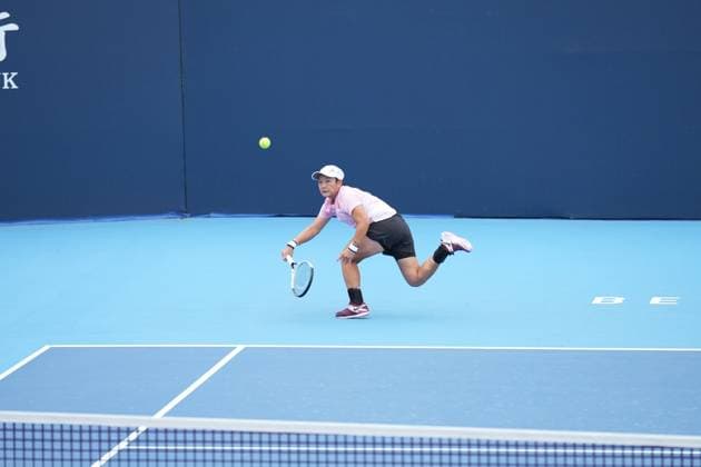 BEIJING, CHINA - SEPTEMBER 22: Jiang Xinyu of China competes in the Women s Singles Qualifying first round match against Moyuka Uchijima of Japan on day 1 of the 2025 China Open at National Tennis Center on September 22, 2025 in Beijing, China.  Copyright: xVCGx 111592534330