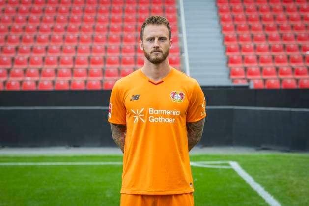 Mark Flekken (Bayer Leverkusen) Bayer Leverkusen; 1.BL Porträttermin 2025 2026