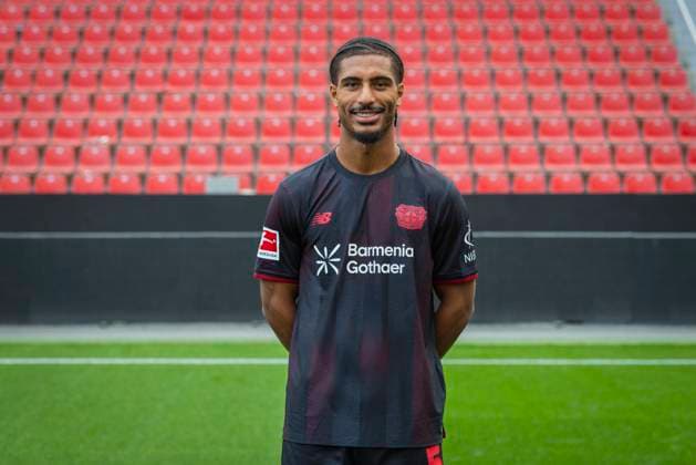 Loic Bade (Bayer Leverkusen) Bayer Leverkusen; 1.BL Porträttermin 2025 2026