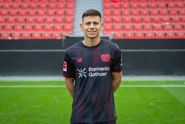 Claudio Echeverri (Bayer Leverkusen) Bayer Leverkusen; 1.BL Porträttermin 2025 2026