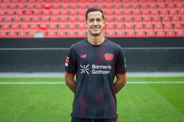 Lucas Vazquez (Bayer Leverkusen) Bayer Leverkusen; 1.BL Porträttermin 2025 2026