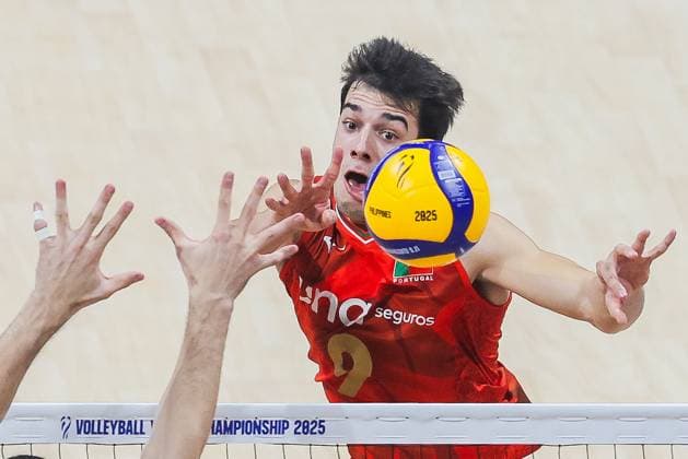 (250922) -- PASAY CITY, Sept. 22, 2025 -- Nuno Marques of Portugal competes during the round of 16 match between Bulgaria and Portugal at the FIVB Men s World Championship, WM, Weltmeisterschaft 2025 in Pasay City, the Philippines, on Sept. 22, 2025. ) (SP)PHILIPPINES-PASAY CITY-VOLLEYBALL-FIVB MEN S WORLD CHAMPIONSHIP 2025-BUL VS POR ROUELLExUMALI 