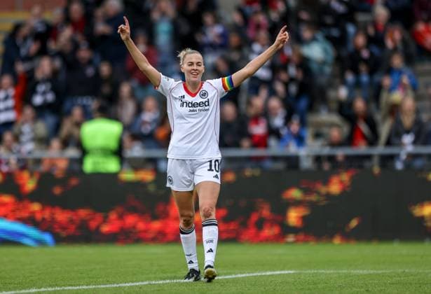 DEU, Frankfurt, Eintracht Frankfurt vs RB Leipzig, Google Pixel Frauen Bundesliga DFB, Saison 2526, Stadion am Bretanobad, 3. Spieltag, im Bild: ErÃ«leta Memeti (Eintracht Frankfurt 27) erzielt das Tor zum 1:0, Jubel bei Laura Freigang (Eintracht Frankfurt 10) DFB DFL REGULATIONS PROHIBIT ANY USE OF PHOTOGRAPHS AS IMAGE SEQUENCES AND OR QUASI-VIDEO, 22.09.2025, Copyright: HMBxMedia HendrikxHamelau