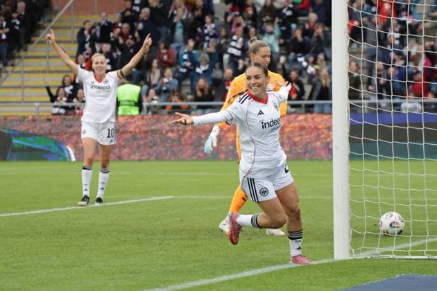 22.09.2025, xgrfx, Fussball Google Pixel Frauen-Bundesliga, Eintracht Frankfurt - RB Leipzig v.l. Tor, Ereleta Memeti (Eintracht Frankfurt) (DFL DFB REGULATIONS PROHIBIT ANY USE OF PHOTOGRAPHS as IMAGE SEQUENCES and or QUASI-VIDEO) Frankfurt am Main