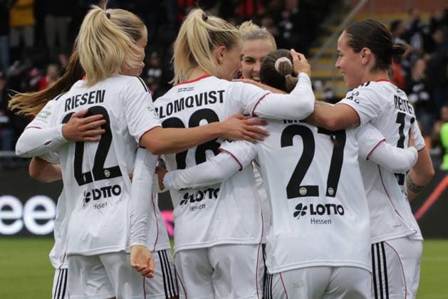 22.09.2025, xgrfx, Fussball Google Pixel Frauen-Bundesliga, Eintracht Frankfurt - RB Leipzig v.l. Tor, Ereleta Memeti (Eintracht Frankfurt) (DFL DFB REGULATIONS PROHIBIT ANY USE OF PHOTOGRAPHS as IMAGE SEQUENCES and or QUASI-VIDEO) Frankfurt am Main