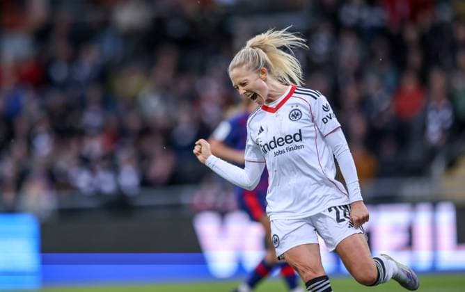 DEU, Frankfurt, Eintracht Frankfurt vs RB Leipzig, Google Pixel Frauen Bundesliga DFB, Saison 2526, Stadion am Bretanobad, 3. Spieltag, im Bild: Rebecka Blomqvist (Eintracht Frankfurt 28) erzielt das Tor zum 2:1, Jubel und Freude DFB DFL REGULATIONS PROHIBIT ANY USE OF PHOTOGRAPHS AS IMAGE SEQUENCES AND OR QUASI-VIDEO, 22.09.2025, Copyright: HMBxMedia HendrikxHamelau