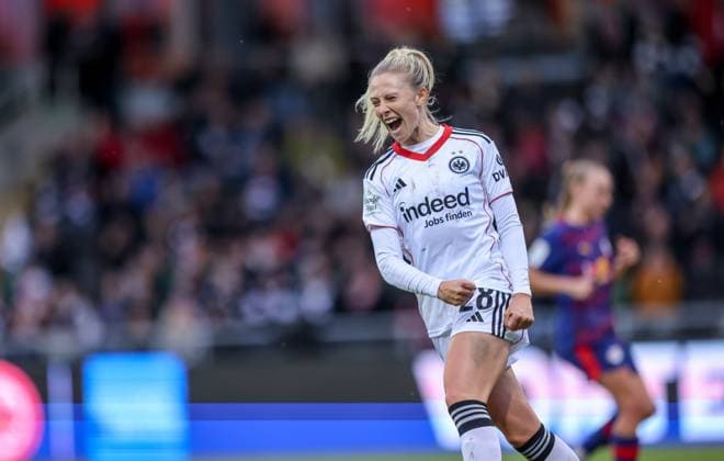 DEU, Frankfurt, Eintracht Frankfurt vs RB Leipzig, Google Pixel Frauen Bundesliga DFB, Saison 2526, Stadion am Bretanobad, 3. Spieltag, im Bild: Rebecka Blomqvist (Eintracht Frankfurt 28) erzielt das Tor zum 2:1, Jubel und Freude DFB DFL REGULATIONS PROHIBIT ANY USE OF PHOTOGRAPHS AS IMAGE SEQUENCES AND OR QUASI-VIDEO, 22.09.2025, Copyright: HMBxMedia HendrikxHamelau