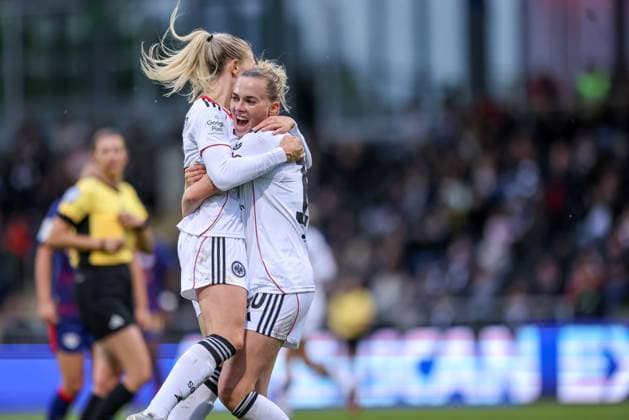 DEU, Frankfurt, Eintracht Frankfurt vs RB Leipzig, Google Pixel Frauen Bundesliga DFB, Saison 2526, Stadion am Bretanobad, 3. Spieltag, im Bild: Rebecka Blomqvist (Eintracht Frankfurt 28) erzielt das Tor zum 2:1, Jubel und Freude DFB DFL REGULATIONS PROHIBIT ANY USE OF PHOTOGRAPHS AS IMAGE SEQUENCES AND OR QUASI-VIDEO, 22.09.2025, Copyright: HMBxMedia HendrikxHamelau