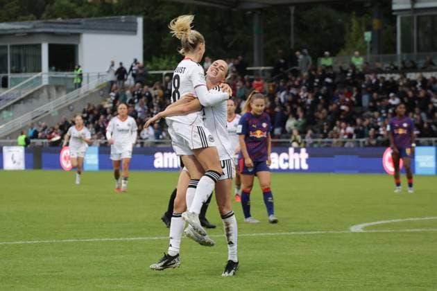 22.09.2025, xgrfx, Fussball Google Pixel Frauen-Bundesliga, Eintracht Frankfurt - RB Leipzig v.l. Tor, Rebecka Blomqvist (Eintracht Frankfurt) (DFL DFB REGULATIONS PROHIBIT ANY USE OF PHOTOGRAPHS as IMAGE SEQUENCES and or QUASI-VIDEO) Frankfurt am Main