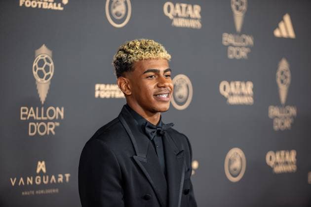 September 22, 2025, Paris, Å½Le-De-France, France: September 22, 2025, Paris, France: Lamine Yamal on the red carpet in the Tho oÂ¢tre du ChoÂ¢telet. Paris France - ZUMAp284 20250922_zip_p284_104 Copyright: xMickaelxPintax