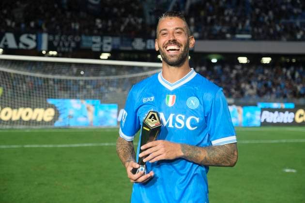 Napoli s Leonardo Spinazzola Panini Player of the match during the Serie A soccer match between Napoli and Pisa at the Diego Armando Maradona Stadium in Naples, southern italy - Monday , September 22 , 2025. - Soccer .  Copyright: xAlessandroxGarofalo LaPressex