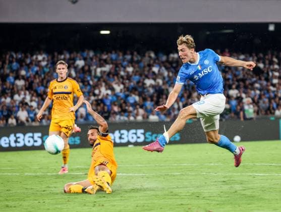 September 22, 2025, Napoli, Campania, ITALIA: During the 2025 26 Italian Serie A football match between SSC Napoli and Pisa on September 22, 2025, at the Diego Armando Maradona Stadium in Naples...Pictured: Rasmus Hoyland of SSC Napoli Napoli ITALIA - ZUMAs236 20250922_aap_s236_065 Copyright: xFabioxSassox