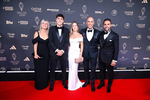 FOOTBALL : Ballon d Or 2025 - Paris - 22 09 2025 Pau Cubarsi with family attend the Ballon d Or Ceremony at Theatre du Chatelet on September 22, 2025 in Paris, France ( Photo by Federico Pestellini PSNewz ) ParisFrance  Copyright: xFedericoxPestellinix
