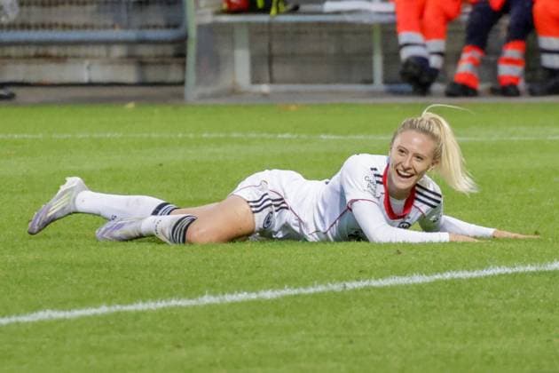 22.09.2025, xgrfx, Fussball Google Pixel Frauen-Bundesliga, Eintracht Frankfurt - RB Leipzig v.l. Tor, Rebecka Blomqvist (Eintracht Frankfurt) (DFL DFB REGULATIONS PROHIBIT ANY USE OF PHOTOGRAPHS as IMAGE SEQUENCES and or QUASI-VIDEO) Frankfurt am Main