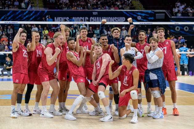 September 22, 2025, Pasay City, Manila, Philippines: USA vs Slovenia during the FIVB Mens Volleyball World Championship, WM, Weltmeisterschaft 2025 in Manila, Philippines. USA and Slovenia at 1 set all. USA lead in the 3rd set. USA win 3 sets to 1 Pasay City Philippines - ZUMAr144 20250922_zap_r144_013 Copyright: xJaynexRussellx