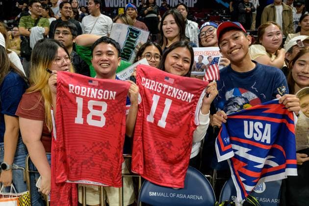 September 22, 2025, Pasay City, Manila, Philippines: USA vs Slovenia during the FIVB Mens Volleyball World Championship, WM, Weltmeisterschaft 2025 in Manila, Philippines. USA and Slovenia at 1 set all. USA lead in the 3rd set. USA win 3 sets to 1 Pasay City Philippines - ZUMAr144 20250922_zap_r144_014 Copyright: xJaynexRussellx