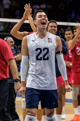 September 22, 2025, Pasay City, Manila, Philippines: USA vs Slovenia during the FIVB Mens Volleyball World Championship, WM, Weltmeisterschaft 2025 in Manila, Philippines. USA and Slovenia at 1 set all. USA lead in the 3rd set. USA celebrates. Erik SHOJI. Pasay City Philippines - ZUMAr144 20250922_zap_r144_015 Copyright: xJaynexRussellx