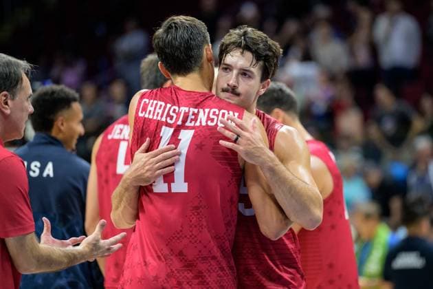 September 22, 2025, Pasay City, Manila, Philippines: USA vs Slovenia during the FIVB Mens Volleyball World Championship, WM, Weltmeisterschaft 2025 in Manila, Philippines. USA and Slovenia at 1 set all. USA lead in the 3rd set. USA celebrates. Micah CHRISTENSON is hugged by Ethan CHAMPLIN Pasay City Philippines - ZUMAr144 20250922_zap_r144_016 Copyright: xJaynexRussellx