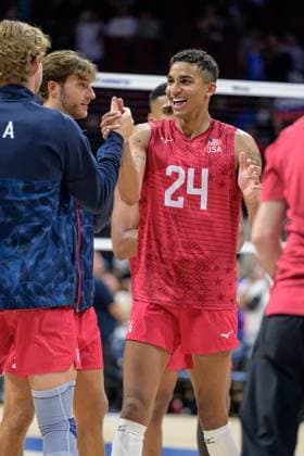 September 22, 2025, Pasay City, Manila, Philippines: USA vs Slovenia during the FIVB Mens Volleyball World Championship, WM, Weltmeisterschaft 2025 in Manila, Philippines. USA and Slovenia at 1 set all. USA lead in the 3rd set. USA celebrates.Merrick McHENRY Pasay City Philippines - ZUMAr144 20250922_zap_r144_019 Copyright: xJaynexRussellx