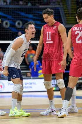 September 22, 2025, Pasay City, Manila, Philippines: USA vs Slovenia during the FIVB Mens Volleyball World Championship, WM, Weltmeisterschaft 2025 in Manila, Philippines. USA and Slovenia at 1 set all. USA lead in the 3rd set. USA celebrates. USAs Erik SHOJI and Micah CHRISTENSON scream to celebrate Pasay City Philippines - ZUMAr144 20250922_zap_r144_024 Copyright: xJaynexRussellx
