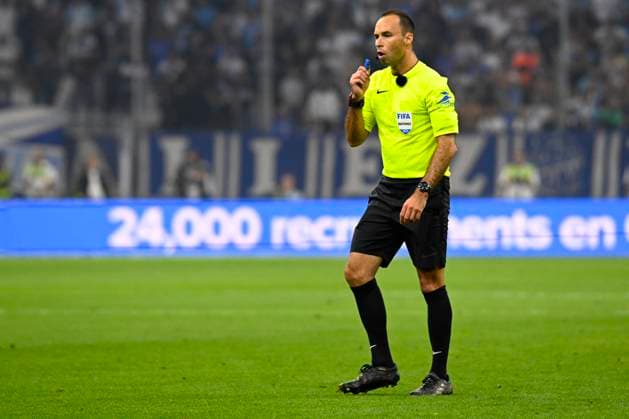 FOOTBALL : Olympique de Marseille VS Paris Saint Germain - Ligue 1 McDonald s - 22 09 2025 Referee Jerome Brisard during the Ligue 1 Mcdonald s match between Olympique de Marseille and Paris Saint Germain on September 22, 2025 at the Orange Velodrome Stadium in Marseille. MarseilleFrance  Copyright: xWilliamxCannarellax