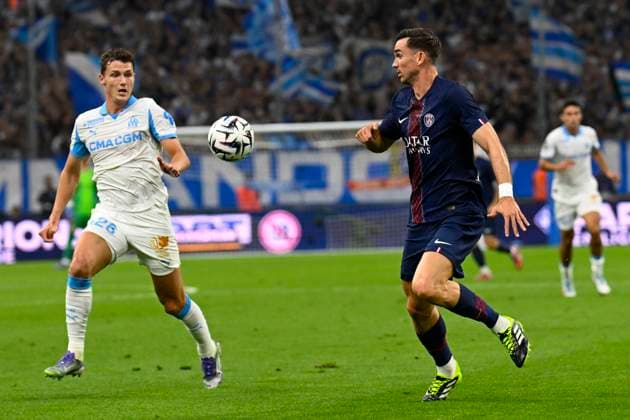 FOOTBALL : Olympique de Marseille VS Paris Saint Germain - Ligue 1 McDonald s - 22 09 2025 Fabian Ruiz (PSG) Benjamin Pavard (OM) - Ligue 1 Mcdonald s match between Olympique de Marseille and Paris Saint Germain on September 22, 2025 at the Orange Velodrome Stadium in Marseille. MarseilleFrance  Copyright: xWilliamxCannarellax