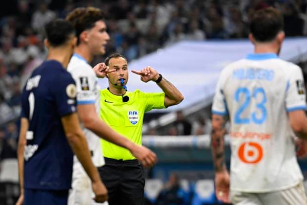 FOOTBALL : Olympique de Marseille VS Paris Saint Germain - Ligue 1 McDonald s - 22 09 2025 Referee Jerome Brisard during the Ligue 1 Mcdonald s match between Olympique de Marseille and Paris Saint Germain on September 22, 2025 at the Orange Velodrome Stadium in Marseille. MarseilleFrance  Copyright: xWilliamxCannarellax