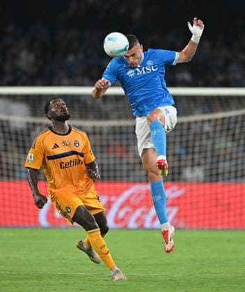 (250923) -- NAPLES, Sept. 23, 2025 -- Napoli s Alessandro Buongiorno (R) vies with Pisa s M Bala Nzola during a Serie A football match between Napoli and Pisa in Naples, Italy, Sept. 22, 2025. (Photo by Xinhua) (SP)ITALY-NAPLES-FOOTBALL-SERIE A-NAPOLI VS PISA AlbertoxLingria 
