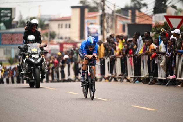 2025 UCI Road World Championships Picture by Chris Auld SWpix.com - 23 09 2025 - Cycling - 2025 UCI Road World Championships - BK Arena to Kigali Convention Centre, Kigali, Rwanda - Women Junior Individual Time Trial (ITT) Podium - Elena de Laurentis (Italy) Copyright: x xSWpix.comx(t axPhotographyxHubxLtd)xChrisxAuld SWpix.comx SWP-3030-5880